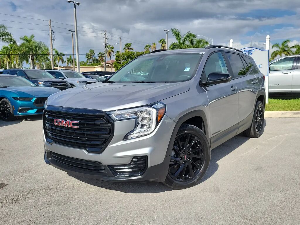 2024 GMC Terrain SLE — photo 1 of 13