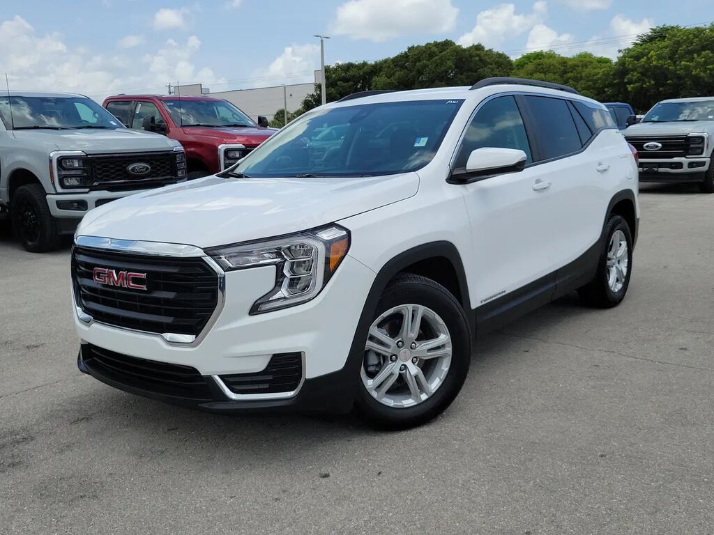 2024 GMC Terrain SLE — photo 1 of 13