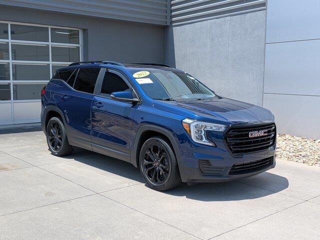 2022 GMC Terrain SLE — photo 1 of 27