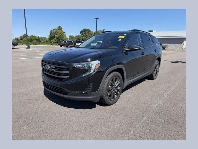 2020 GMC Terrain SLE — photo 1 of 13