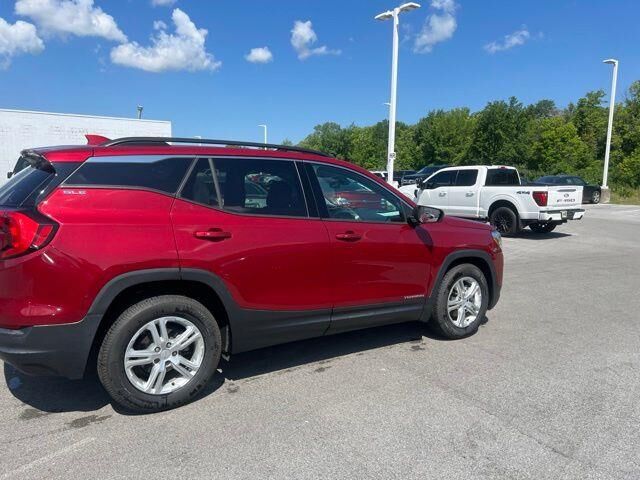 2020 GMC Terrain SLE — photo 1 of 39