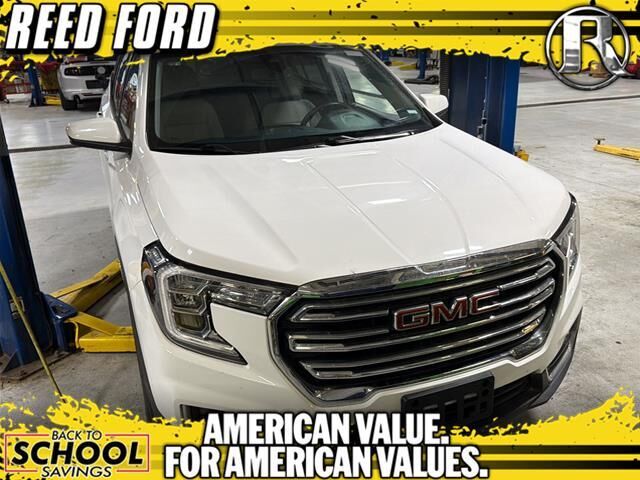 2024 GMC Terrain SLT — photo 1 of 13
