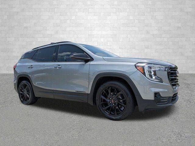 2023 GMC Terrain SLT — photo 1 of 13