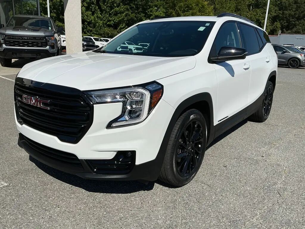 2023 GMC Terrain SLT — photo 1 of 13