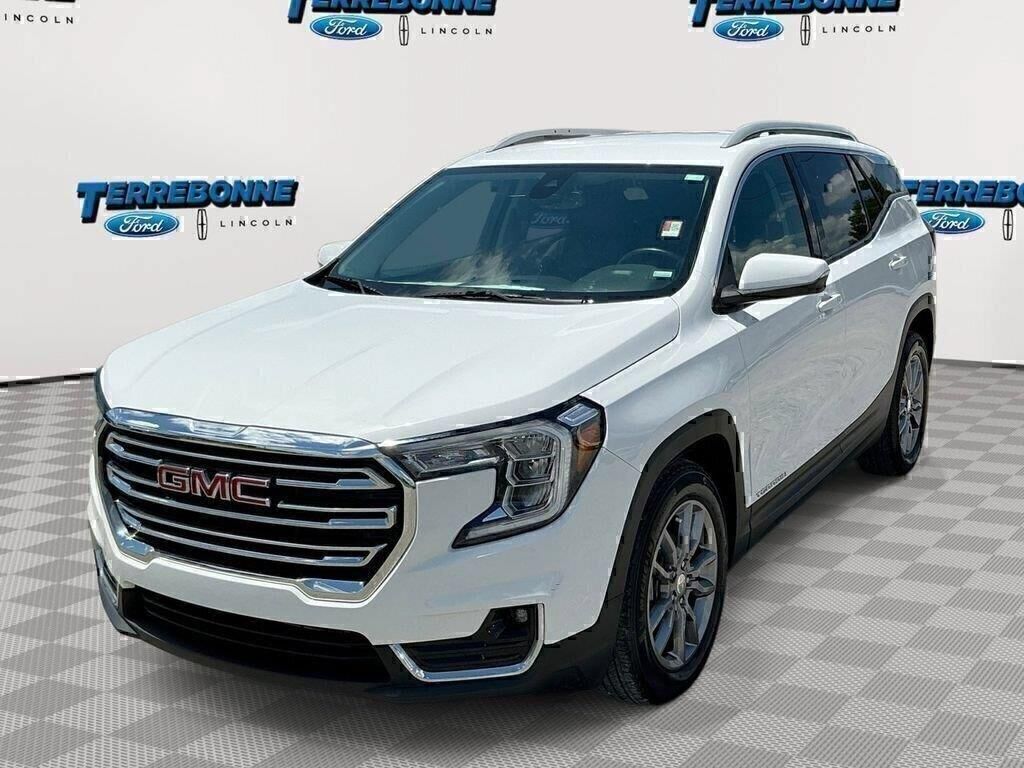 2024 GMC Terrain SLT — photo 1 of 1