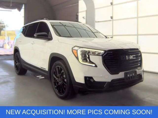 2023 GMC Terrain SLT — photo 1 of 7