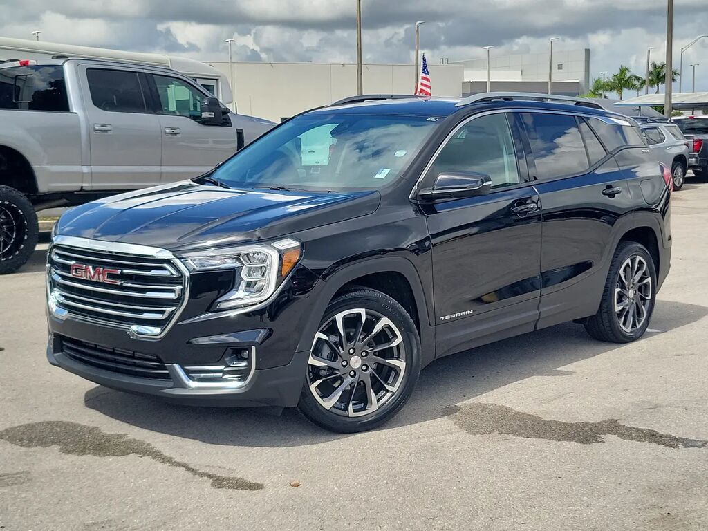 2024 GMC Terrain SLT — photo 1 of 13