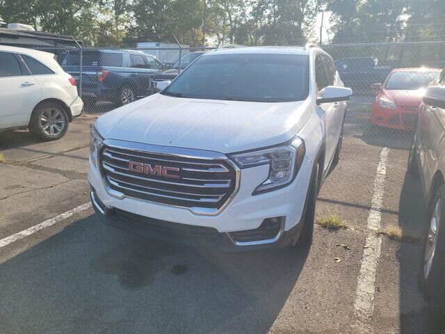 2023 GMC Terrain SLT — photo 1 of 4