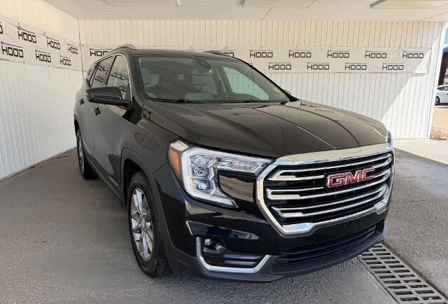 2024 GMC Terrain SLT — photo 1 of 13