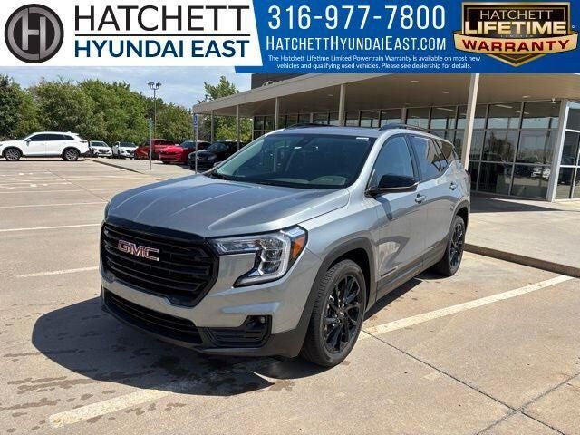 2023 GMC Terrain SLT — photo 1 of 24