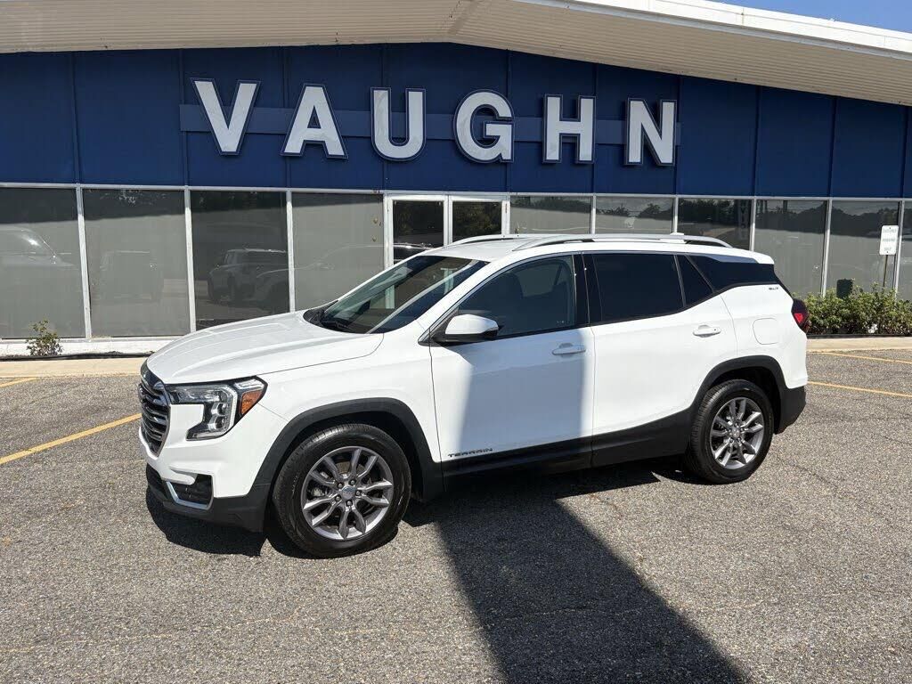 2023 GMC Terrain SLT — photo 1 of 1