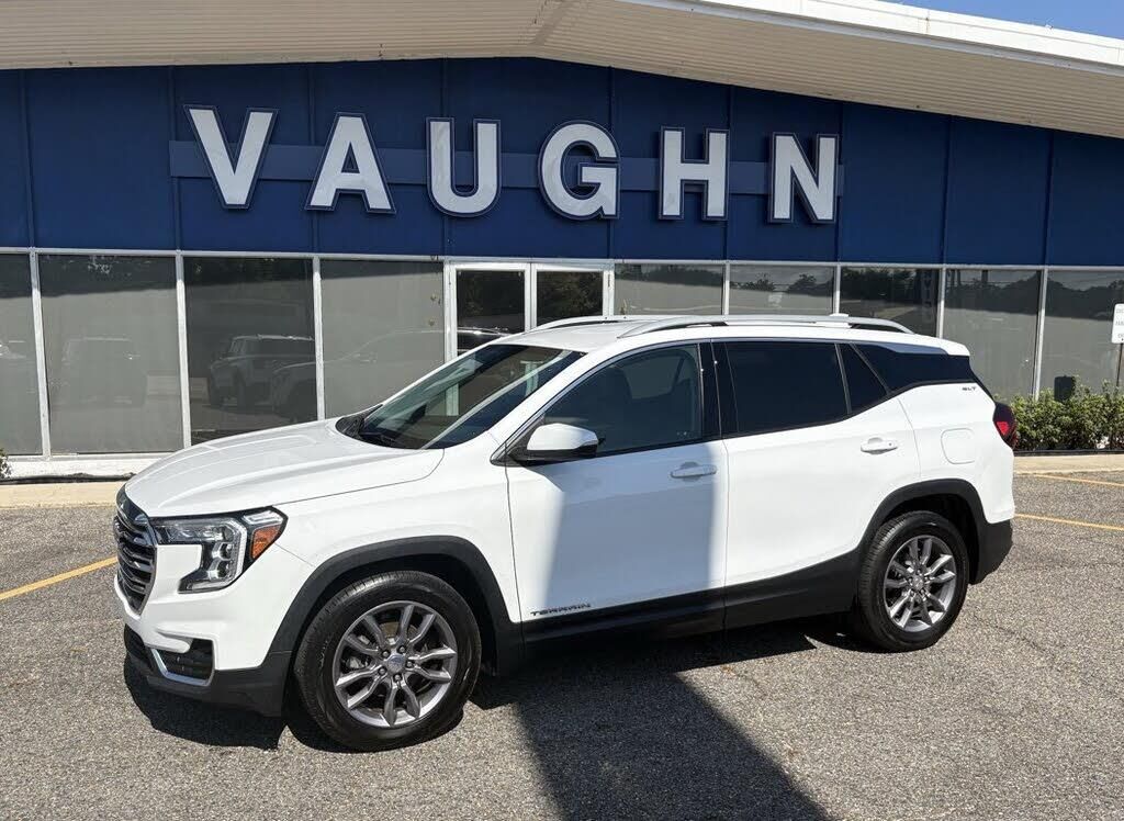 2023 GMC Terrain SLT — photo 1 of 1