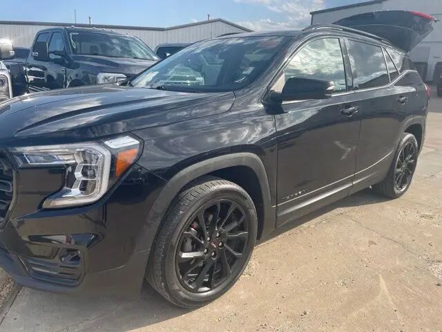 2023 GMC Terrain SLT — photo 1 of 26