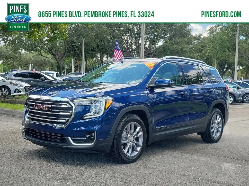 2022 GMC Terrain SLT — photo 1 of 35