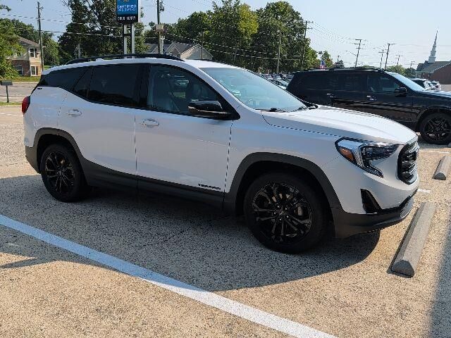 2021 GMC Terrain SLT — photo 1 of 26