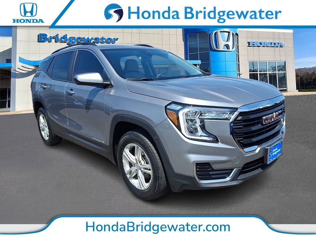 2023 GMC Terrain SLE — photo 1 of 13