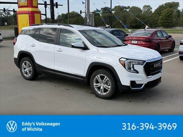 2023 GMC Terrain SLE — photo 1 of 2