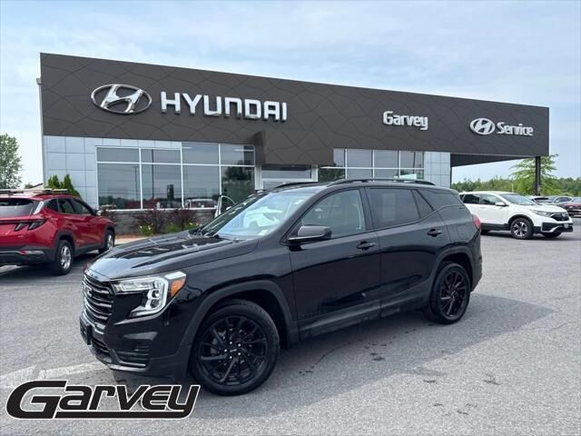 2023 GMC Terrain SLE — photo 1 of 2