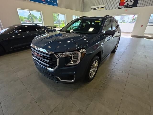 2024 GMC Terrain SLE — photo 1 of 13