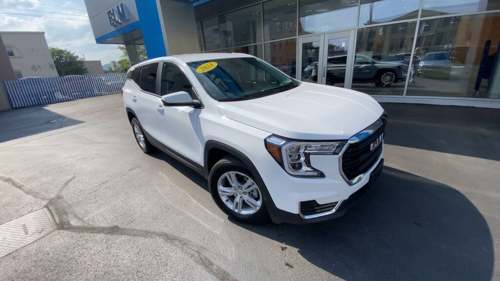 2024 GMC Terrain SLE — photo 1 of 7