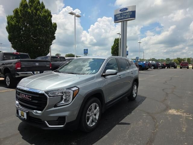 2024 GMC Terrain SLE — photo 1 of 39