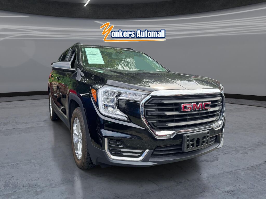 2023 GMC Terrain SLE — photo 1 of 13