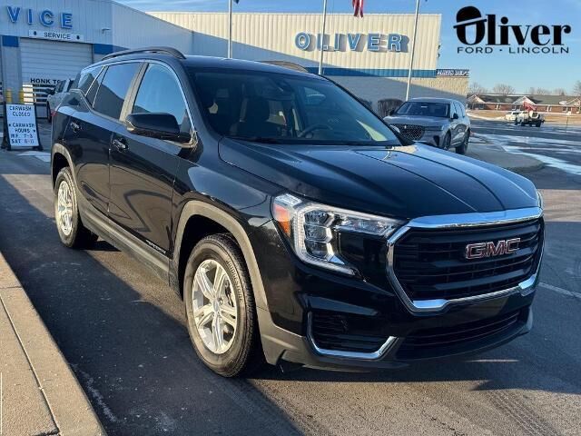 2023 GMC Terrain SLE — photo 1 of 23