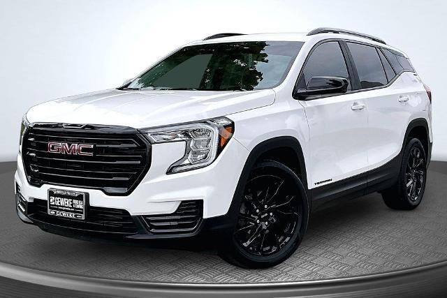 2023 GMC Terrain SLE — photo 1 of 13