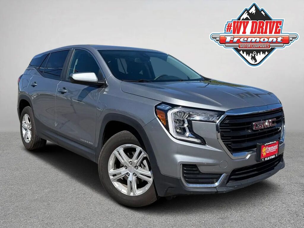 2024 GMC Terrain SLE — photo 1 of 13