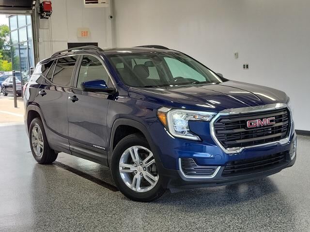 2022 GMC Terrain SLE — photo 1 of 14