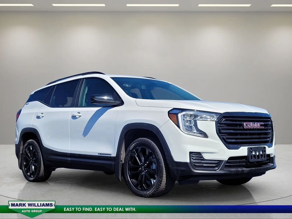 2022 GMC Terrain SLE — photo 1 of 36