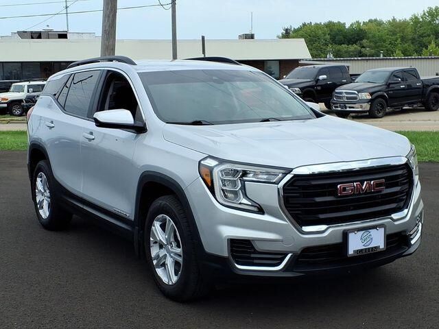 2022 GMC Terrain SLE — photo 1 of 13