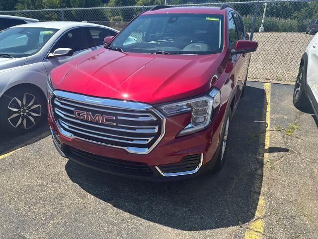 2022 GMC Terrain SLE — photo 1 of 13