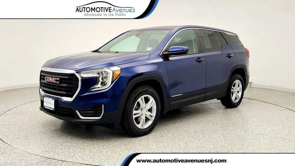 2022 GMC Terrain SLE — photo 1 of 13