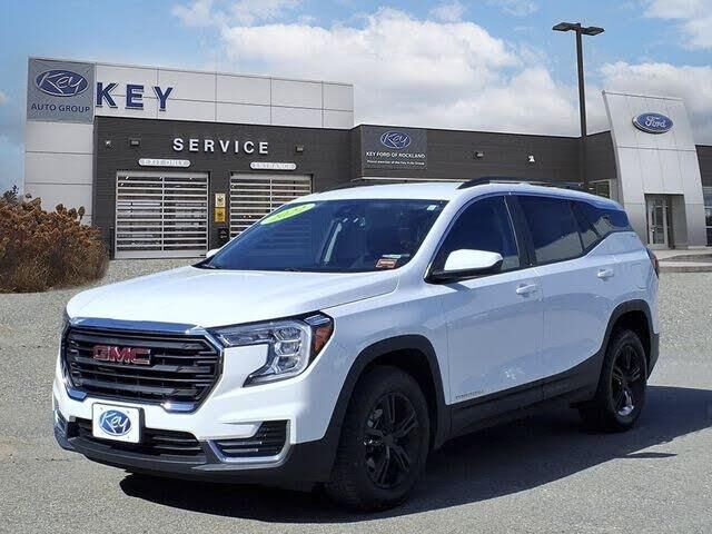 2022 GMC Terrain SLE — photo 1 of 1