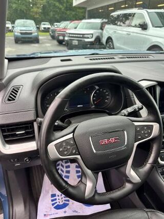 2024 GMC Terrain SLT — photo 1 of 14