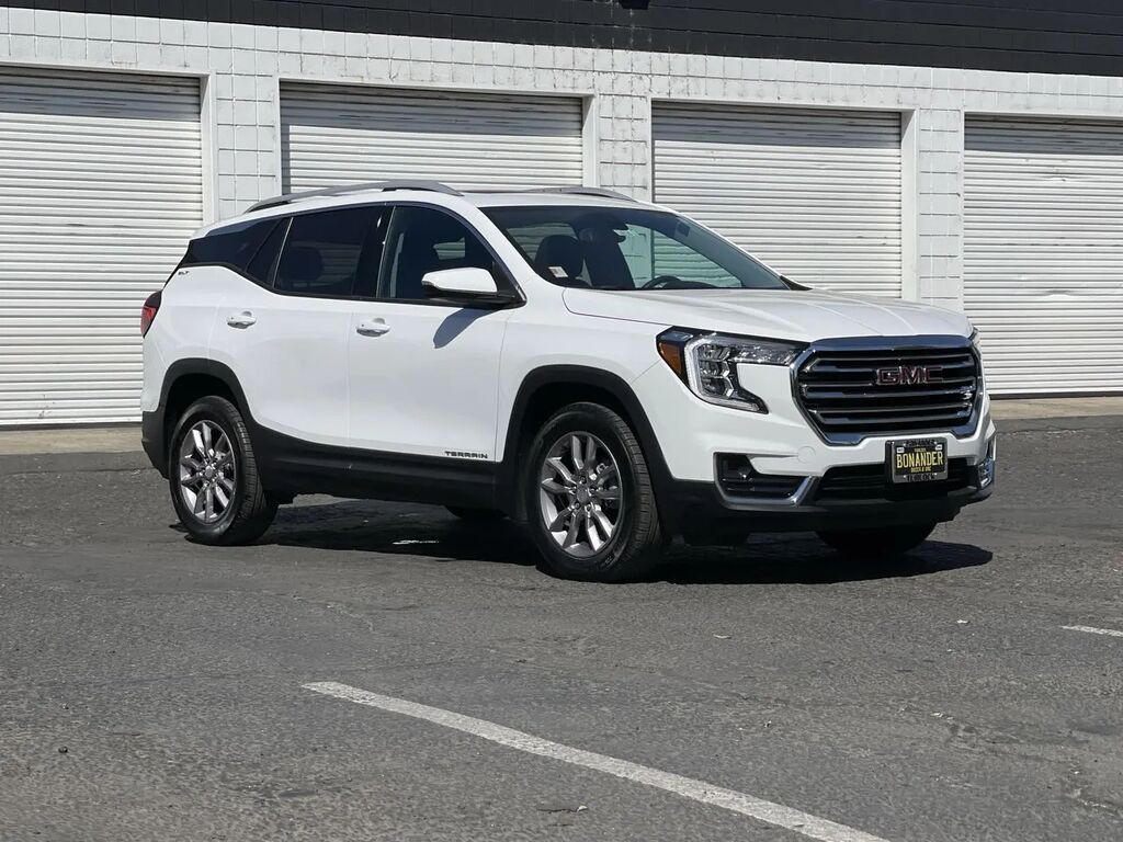 2024 GMC Terrain SLT — photo 1 of 13