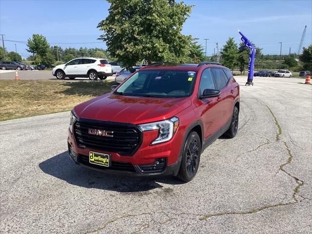 2023 GMC Terrain SLT — photo 1 of 10