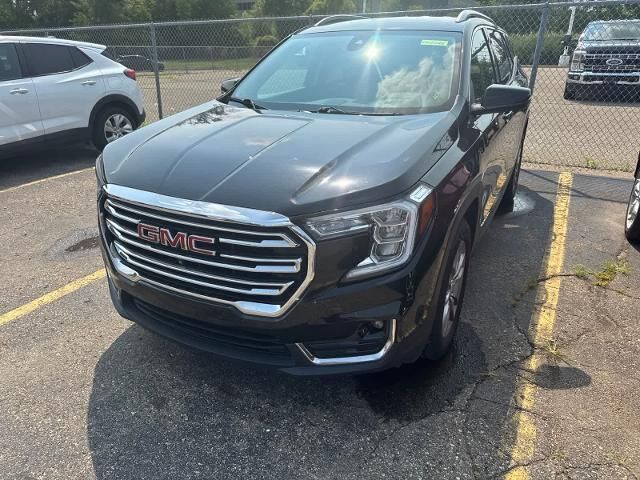 2022 GMC Terrain SLT — photo 1 of 13