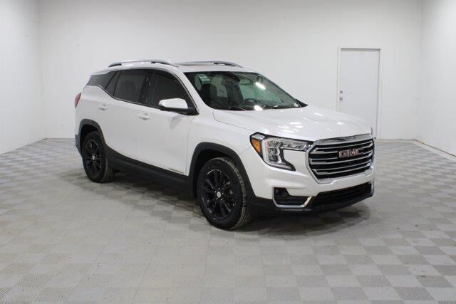 2022 GMC Terrain SLT — photo 1 of 13