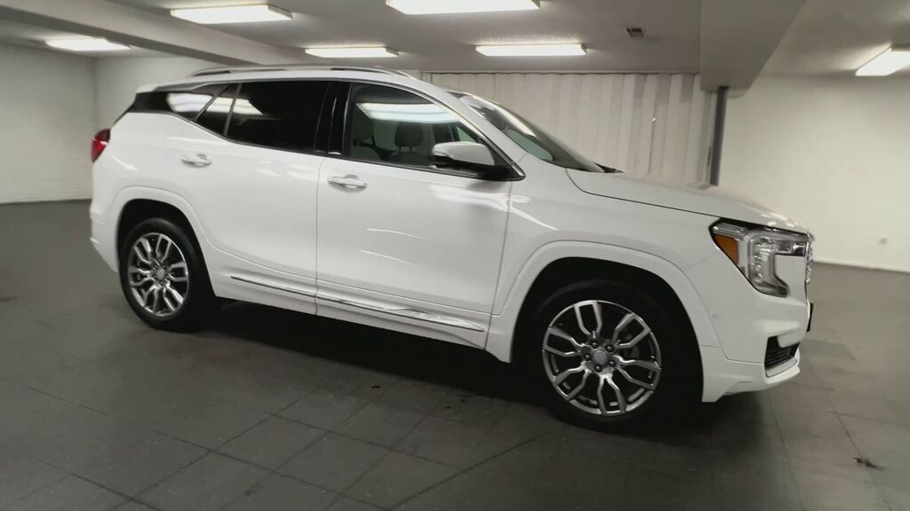2024 GMC Terrain Denali — photo 1 of 7