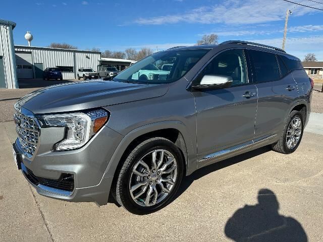 2024 GMC Terrain Denali — photo 1 of 13