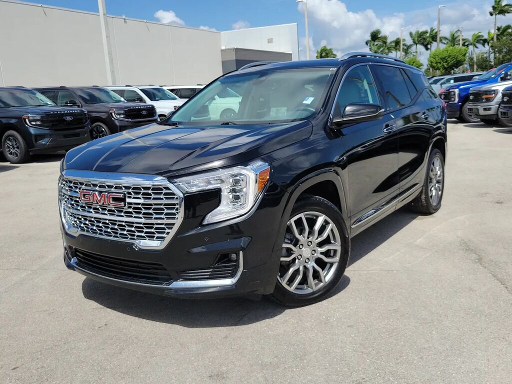 2023 GMC Terrain Denali — photo 1 of 13
