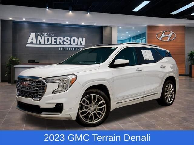 2023 GMC Terrain Denali — photo 1 of 13