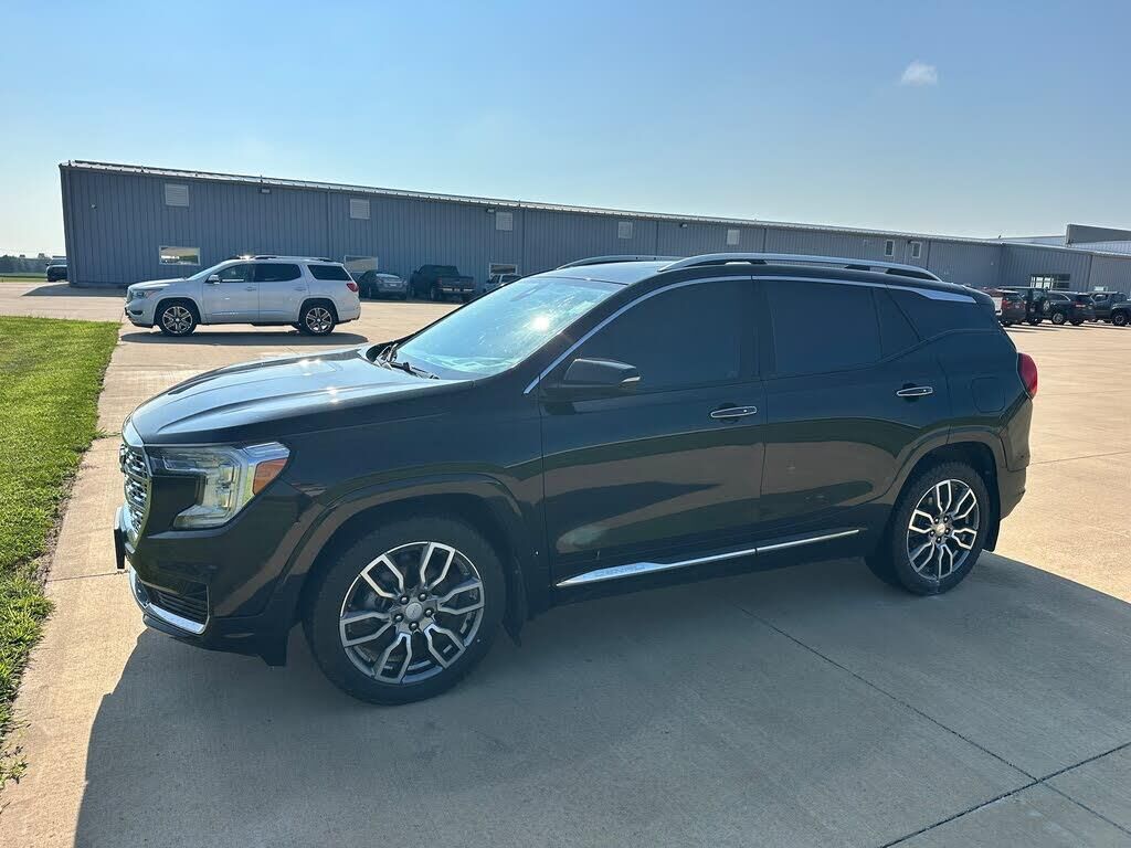 2022 GMC Terrain Denali — photo 1 of 28