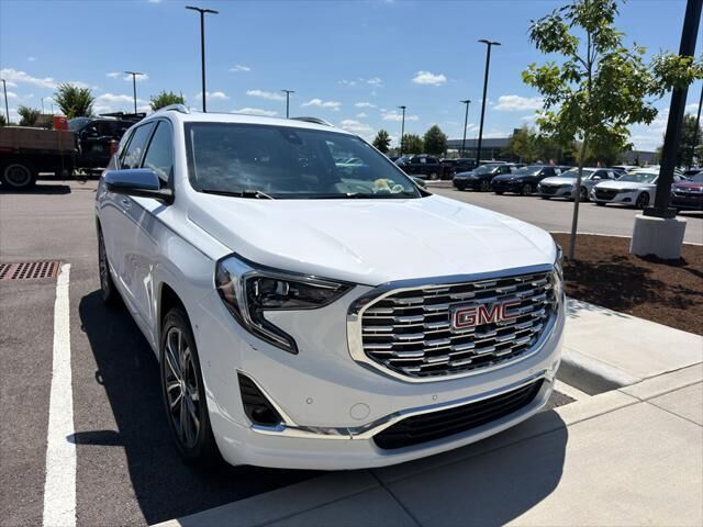 2018 GMC Terrain Denali — photo 1 of 9