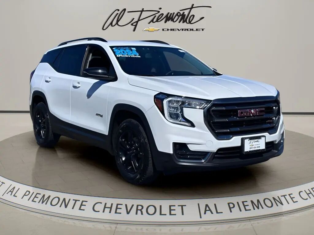 2024 GMC Terrain AT4 — photo 1 of 11