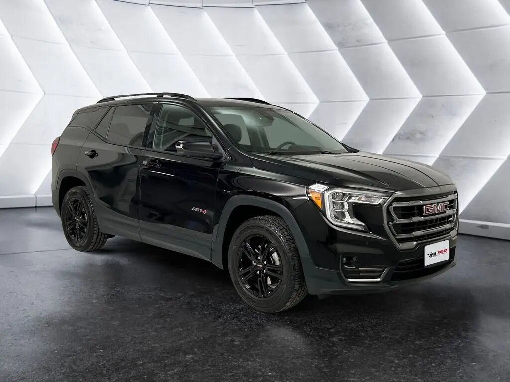 2024 GMC Terrain AT4 — photo 1 of 13