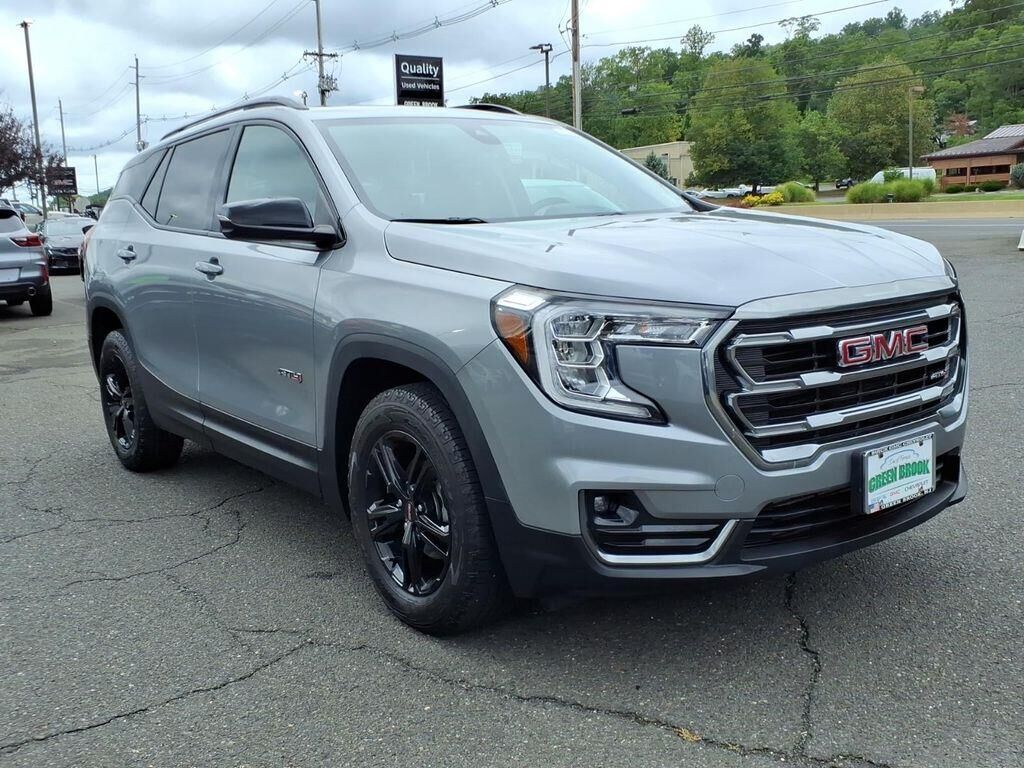 2024 GMC Terrain AT4 — photo 1 of 13