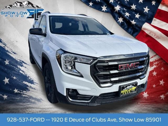 2024 GMC Terrain AT4 — photo 1 of 13